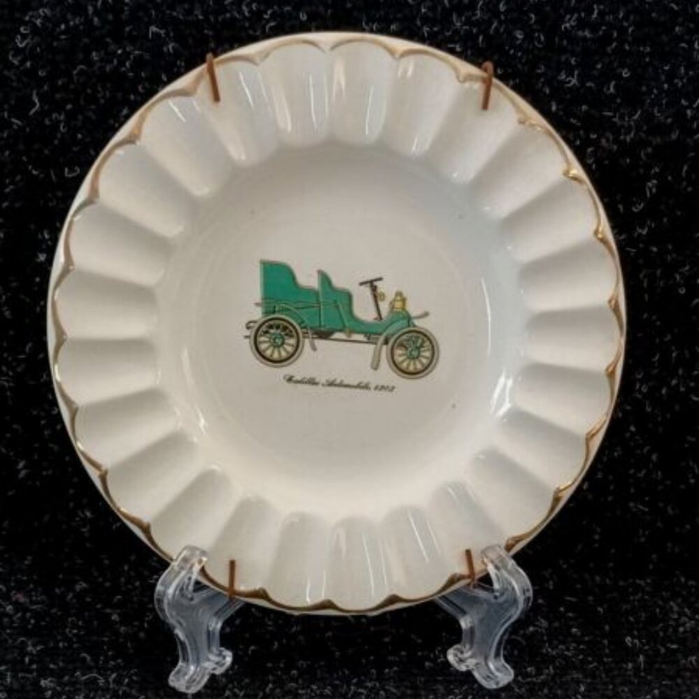 VINTAGE CADILLAC AUTOMOBILE 1903 PLATE 6" With Hanger Scalloped Edge Gold‎ Trim
